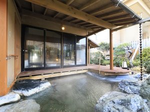 【露天風呂棟/男性用】温泉露天風呂