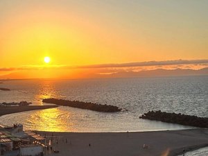 【夏】客室から望む日本海の夕景