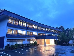 施設全景 夜