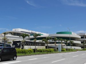 【那覇空港】ホテルまではゆいレールで22分、美栄橋駅で降りて下さい。