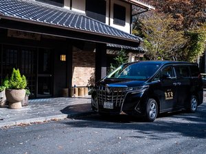 由布院駅から無料送迎しております。当日駅よりお電話ください。事前予約不可。(送迎時間14:30〜17:30)