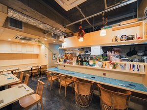 水と酒 三花|店内