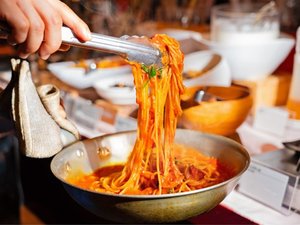 ご朝食の間、ライブパスタをご提供