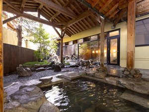 徒歩5分の姉妹館「和の宿夢月」の大浴場、家族風呂も無料で利用できる。