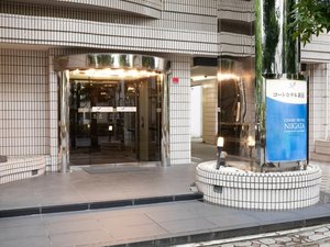 1F エントランス横にはテナントの居酒屋さんもあります。