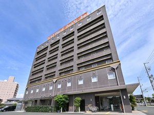 【ホテル外観昼】