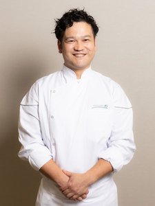 ���X�̗����R���N�[���Ŏ�ܗ��������A�t�����`�̍����Z�p�Ƒn���͂𖁂��Y�� ��V�F�t