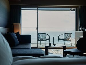 ◆佳ら久ルーム|上質な設えが随所に施され、深い寛ぎを体感できる空間。