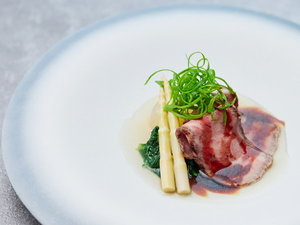 ◆夕食一例(六つ喜)|季節を味わう食材を活かした、彩り豊かな会席料理。※写真は一例