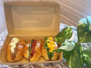 オリジナルの手作りロールパンサンドです。(軽朝食/無料)