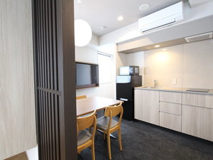 �f���b�N�X�W���p�j�[�Y���[��