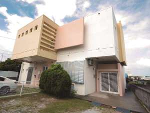 【沖縄県西海岸・東海岸の貸し別荘・コテージ・ヴィラ・コンドミニアム】コートハウスK