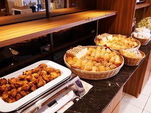 ���H���ԁ@7:00�`9:30 �a�m�r���b�t�F�`���ł�