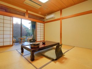 �y��ԓ��ʎ��z�O���[�v��t�@�~���[�ŁB�W��{�U��̍L�X�Ƃ����������ł�