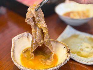 【鬼怒すき】旨味たっぷりの割り下に、日光名物の「日光湯波」や旬の野菜を加えてすき焼き風に。