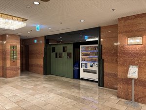 2Fエレベータ横に自販機がございます。