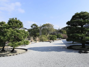 【庭園】白砂青松の弓ヶ浜をイメージした日本庭園