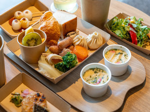 朝食はレストランにとどまらず、テイクアウトしてお部屋やルーフトップテラスでもお楽しみいただけます。