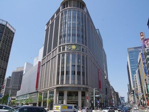 �y���ق���k��9���z�S�ݓX�̓��{���{�X�B���j�Ɗi�����錚���͌��w���鉿�l������u�O�z���{���{�X�v