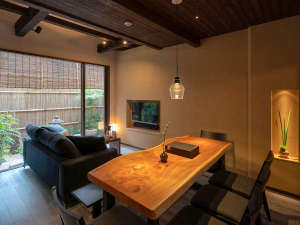 【石川県金沢市内の一棟貸し町家・貸別荘】町家レジデンスイン 武蔵 藍の辻