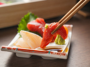 【夕食一例】さいたまの市場から直接仕入れた御造りの一品