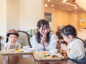 朝食 バイキング イメージ