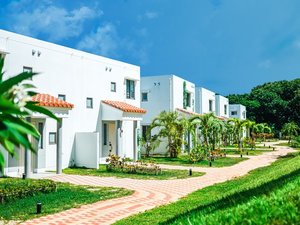 SEASIDE VILLAGE 13̎{ݎʐ^1