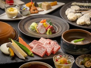 長崎和牛を主役に愉しむ特別会席。上質な肉の旨みと旬の彩りを、心ゆくまで。