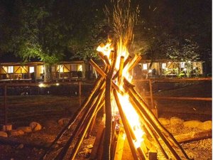*【キャンプファイヤー|一例】キャンプファイヤーを囲いながら大切な人と過ごす時間は格別です
