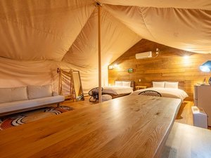 *【グランピング|ミューのグランテント/一例】広々としたテントは大人数でのご利用にぴったり