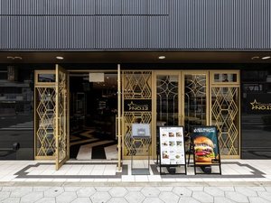 1階「ALLY's NO.12(QUARTERBACK BURGER)」