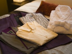 室内着には作務衣、バスローブ、パジャマを取り揃えております/全室
