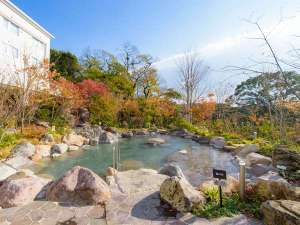 `ΈԂƋF̓Ŗ̂ЂƂƂ`@m̓][g̎{ݎʐ^1