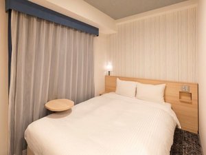 ダブルルームは2名様と1名様どちらもご利用いただけます。1名様利用の客室名称は「シングル」となります。