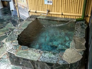 本館露天風呂(当館に大浴場はございません)