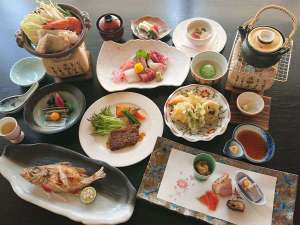【夕食】ぐるめコース・秋冬/海鮮鍋、牛ステーキ、のどぐろの塩焼きなど贅沢に旬を味わうコース※イメージ