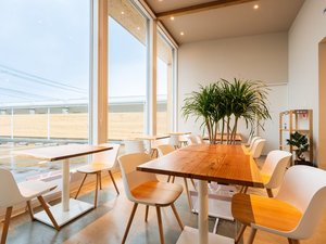 �J���I�ȃJ�t�F�X�y�[�X�uCAFE MEGURI�v