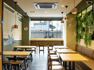 朝は朝食会場(無料)、夜はラウンジとしてご利用いただけます