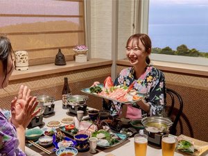 ���H���͌i�F�̗ǂ����H�����ɂĊC�Ɨ[���𒭂߂Ȃ����ґ�Ɂ�