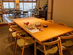 ロビー内には自然をテーマにしたクラフト体験ができる場を設けております