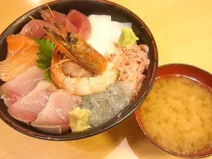 �x�͘p�̊C�̍K�����\����