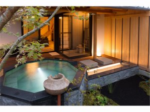 離れ露天風呂付き客室【田の蔵】のお風呂