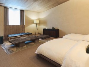 �y102�^Calm Heritage�z���{�̎�d���Ɩk���̖��삪�A�Â��ɋ���������52�u�̋q���B