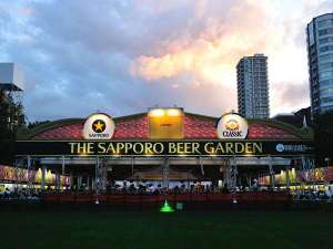 【大通ビアガーデン】丁目ごとに違うブランドのビールが楽しめる。