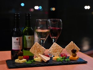 ご用意したワインに合わせたルームサービスもございます