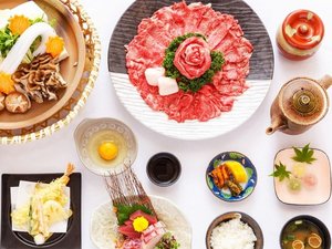 国産牛の旨みを引き出す自慢の割り下はすき焼きとの相性抜群