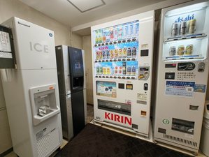 9F自動販売機(アルコール含む)、給湯給茶機、製氷機