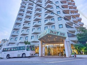 外観:幕張の中心に位置する、機能的なホテル。