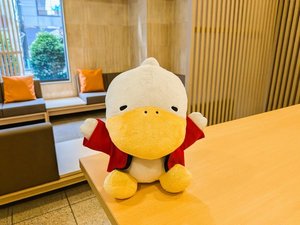 巣鴨地蔵通り商店街公式イメージキャラクター「すがもん」がお出迎えいたします