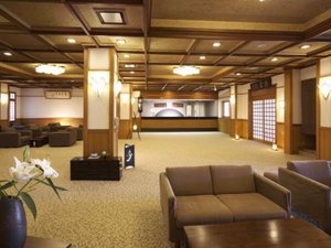 落ち着いた雰囲気のロビー